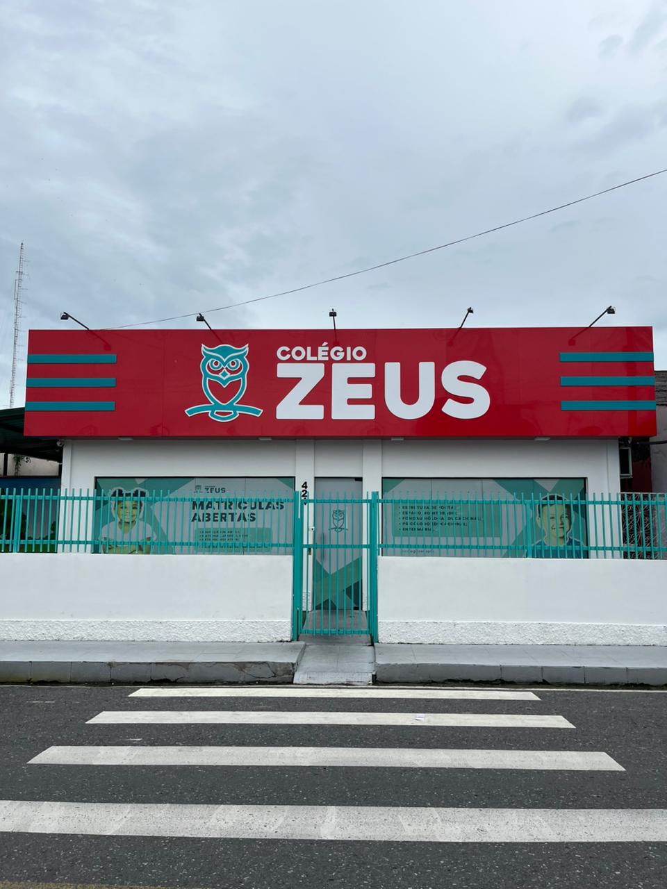 Fachada Colégio Zeus